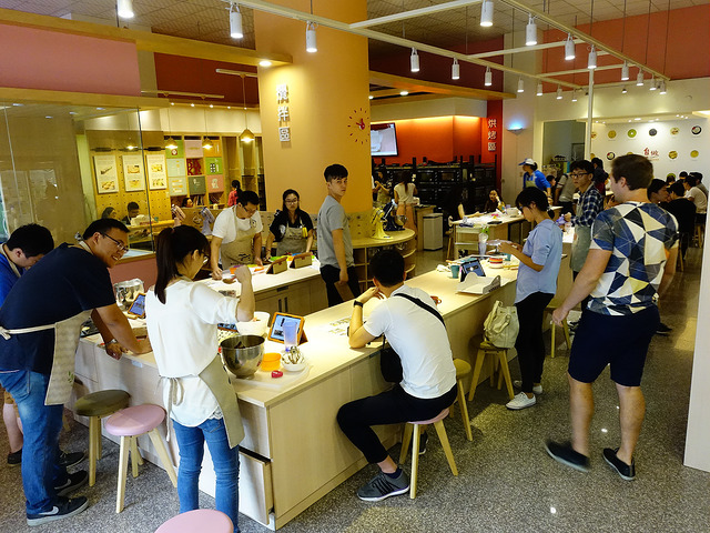 每組都幾乎滿座
