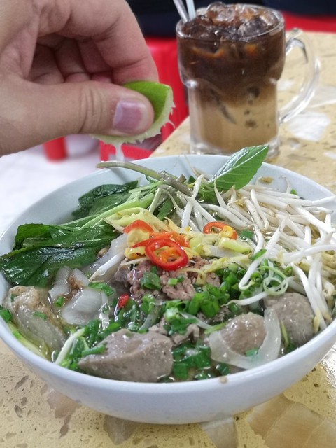【胡志明美食旅遊。越南】胡志明市朝聖必吃-錦麗越南牛河