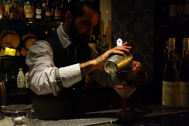【香港美食】全球排名第二Cocktail 雞尾酒調酒師「龍蝦吧」獻技，調製五杯東方中國風味