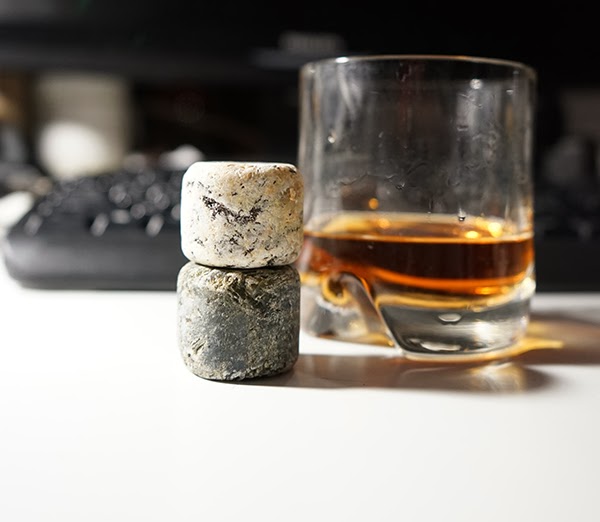【一飲而盡】Whiskey Stone | 威士忌加冰, 真正的 Whiskey on the ROCK by Tommy Bahama